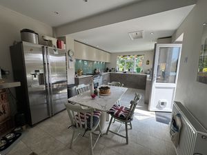 KITCHEN/DINER B- click for photo gallery